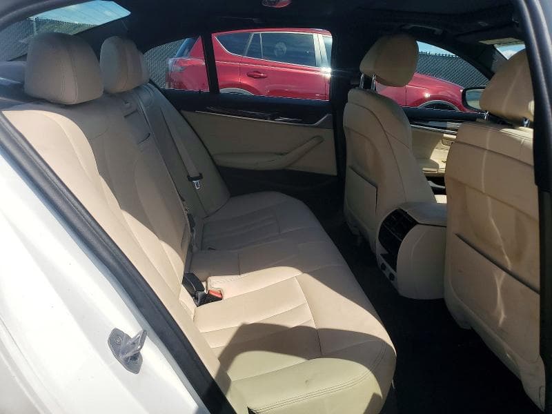 2019 BMW 530E 10