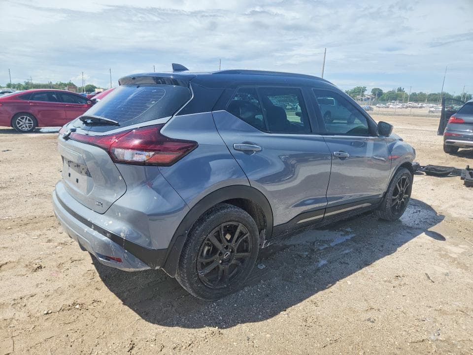 2023 NISSAN KICKS SR 3