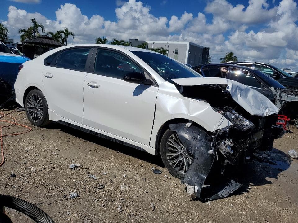 2023 KIA FORTE GT LINE 4