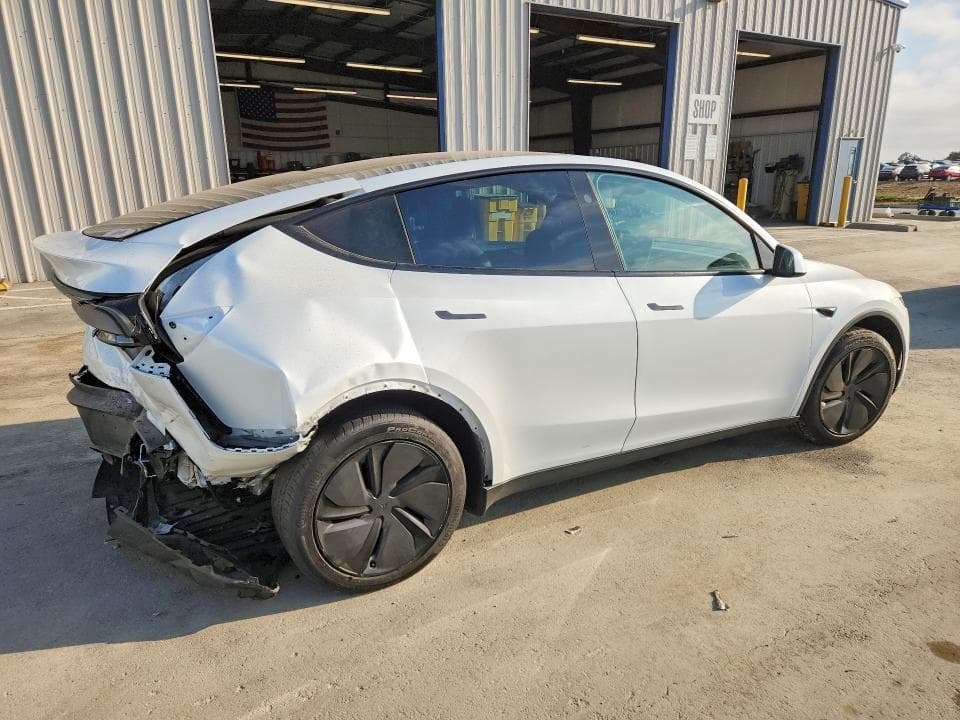 2026 TESLA MODEL Y 3
