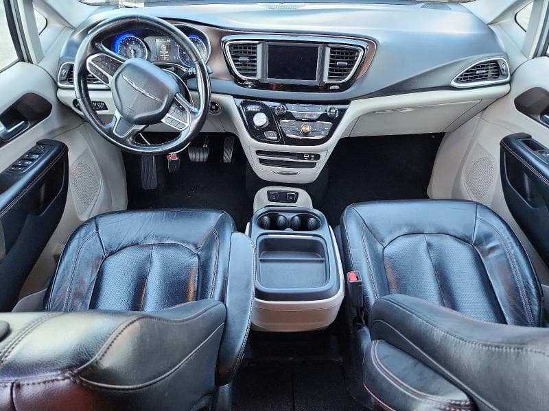 2019 CHRYSLER PACIFICA TOURING L 8