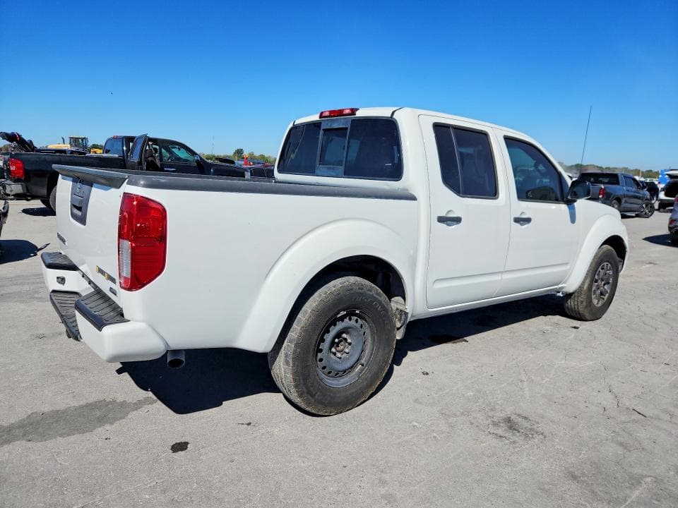 2017 NISSAN FRONTIER DESERT RUNNER 3