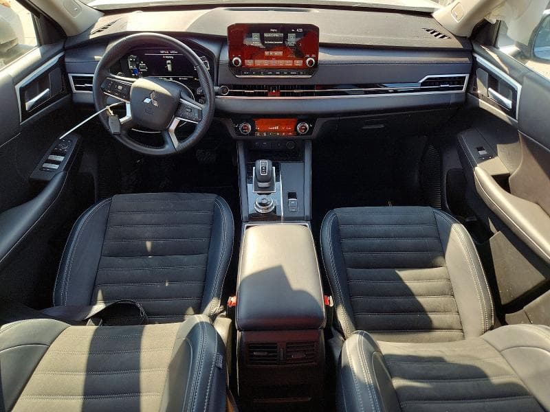 2024 MITSUBISHI OUTLANDER SE 8