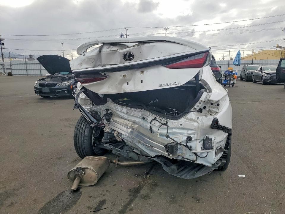 2025 LEXUS ES 300H BASE 6