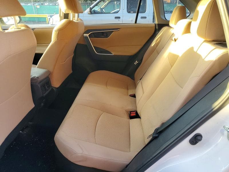 2021 TOYOTA RAV4 LE 11