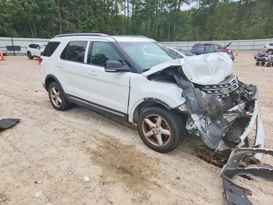 2017 FORD EXPLORER XLT 4