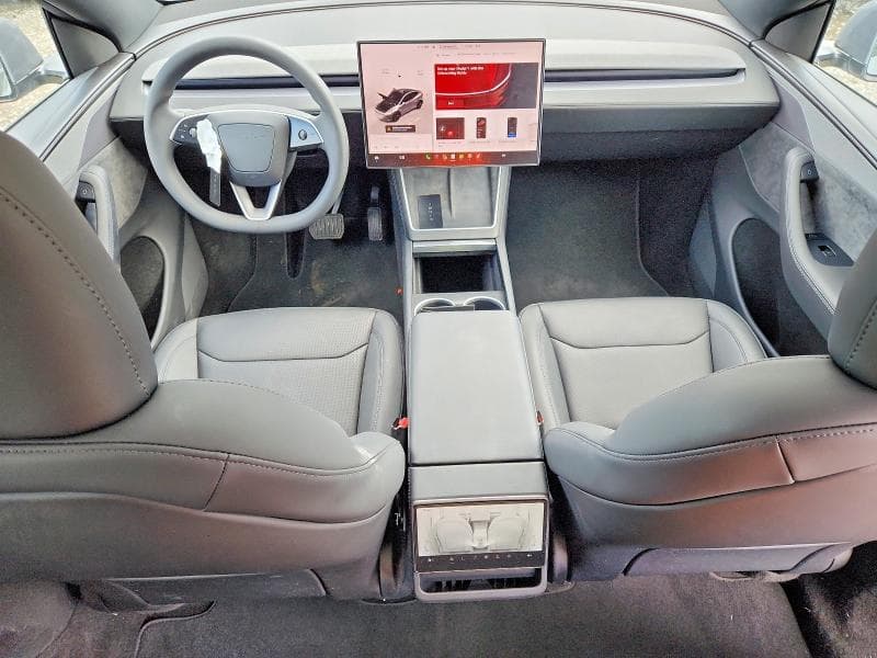 2026 TESLA MODEL Y 8