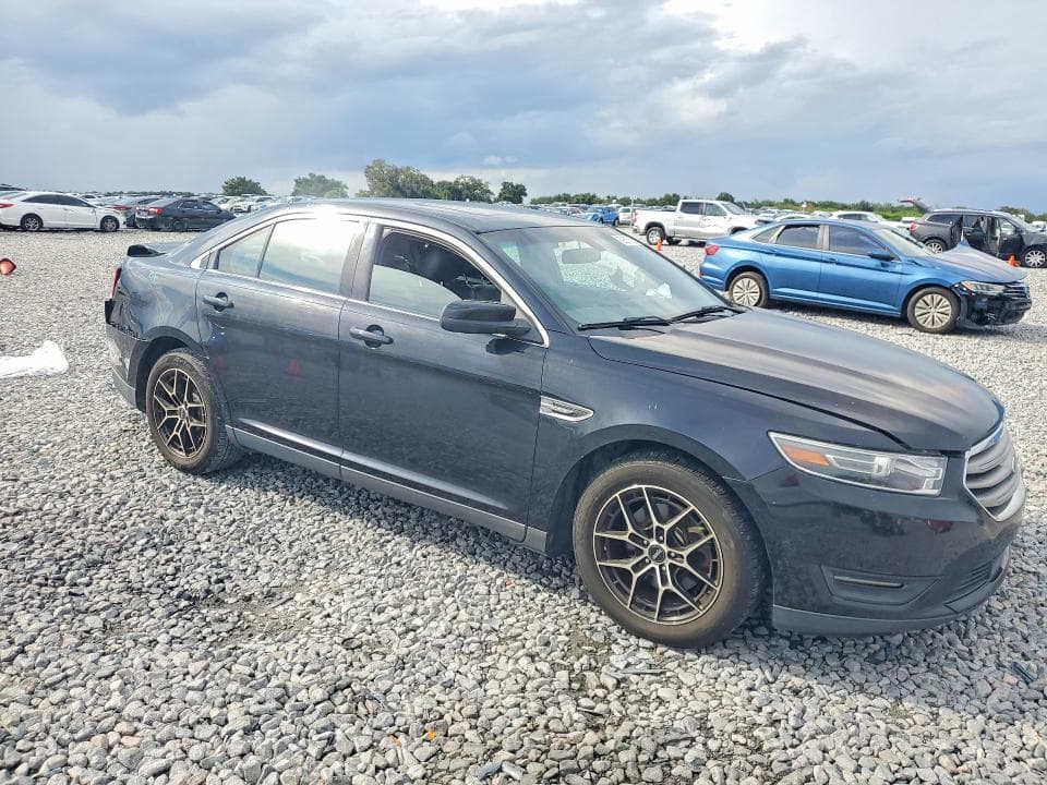 2017 FORD TAURUS SEL 4