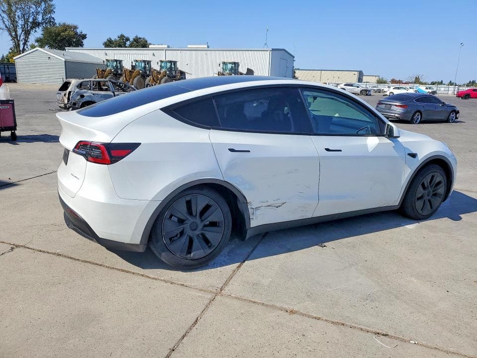 2025 TESLA MODEL Y 3