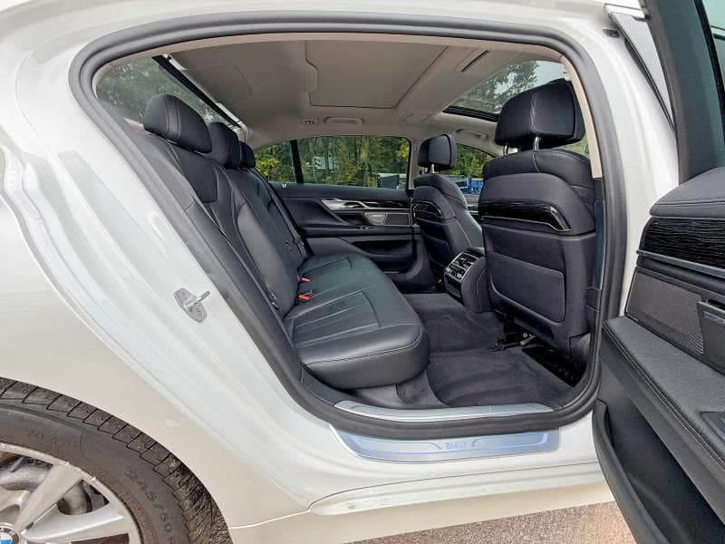 2019 BMW 740 XI 6