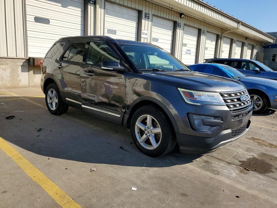 2017 FORD EXPLORER XLT 4