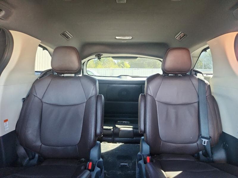 2024 TOYOTA SIENNA PLATINUM 7-PASSENGER 10