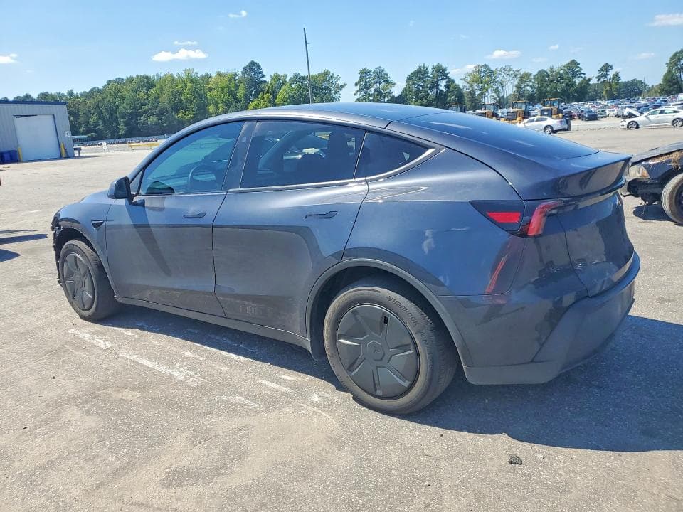 2026 TESLA MODEL Y 2