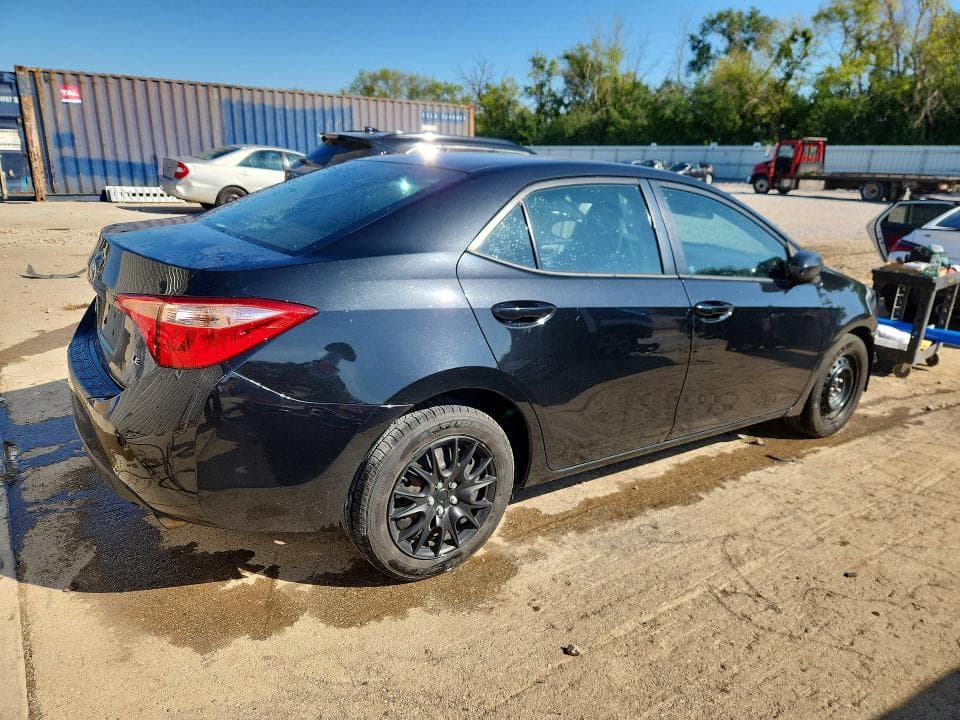 2017 TOYOTA COROLLA LE 3