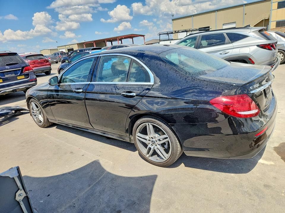 2017 MERCEDES-BENZ E 300 2