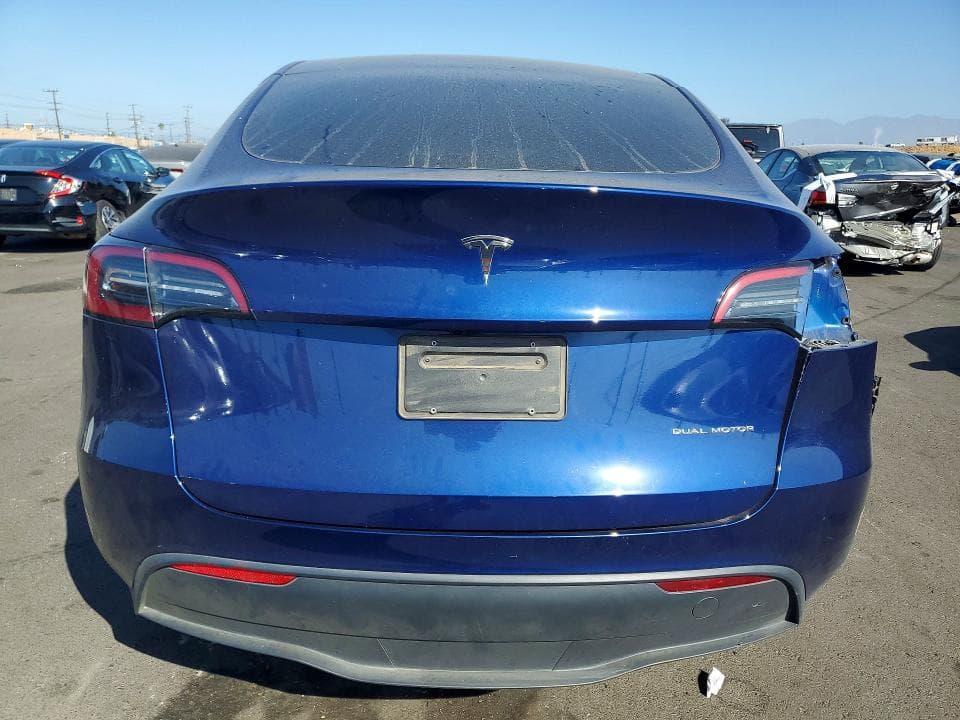 2024 TESLA MODEL Y 6