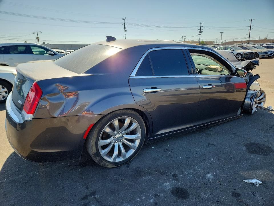 2019 CHRYSLER 300 LIMITED 3