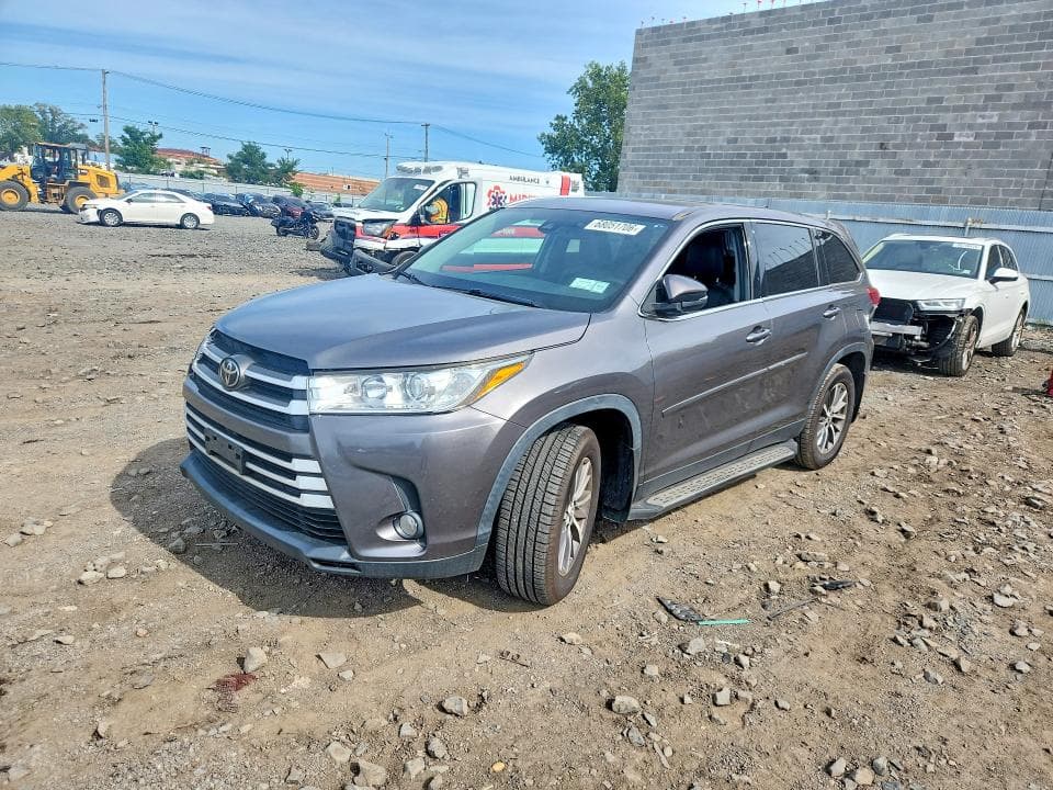 2019 TOYOTA HIGHLANDER XLE - 1