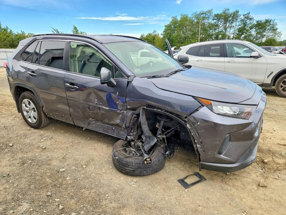 2019 TOYOTA RAV4 LE 4