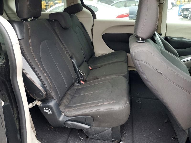 2017 CHRYSLER PACIFICA TOURING 11