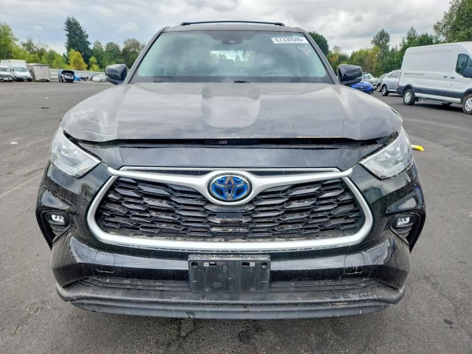 2020 TOYOTA HIGHLANDER HYBRID LE 5