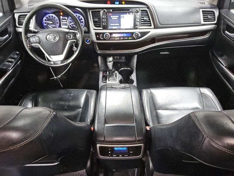 2017 TOYOTA HIGHLANDER XLE 8
