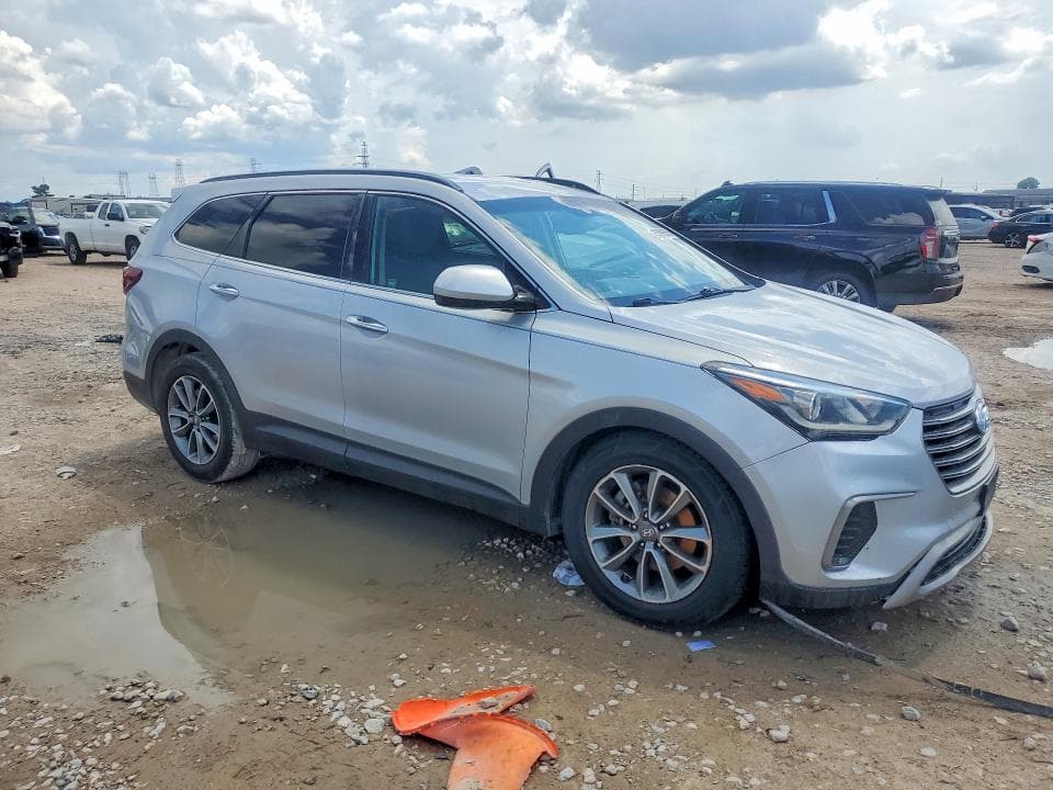 2018 HYUNDAI SANTA FE SE 4