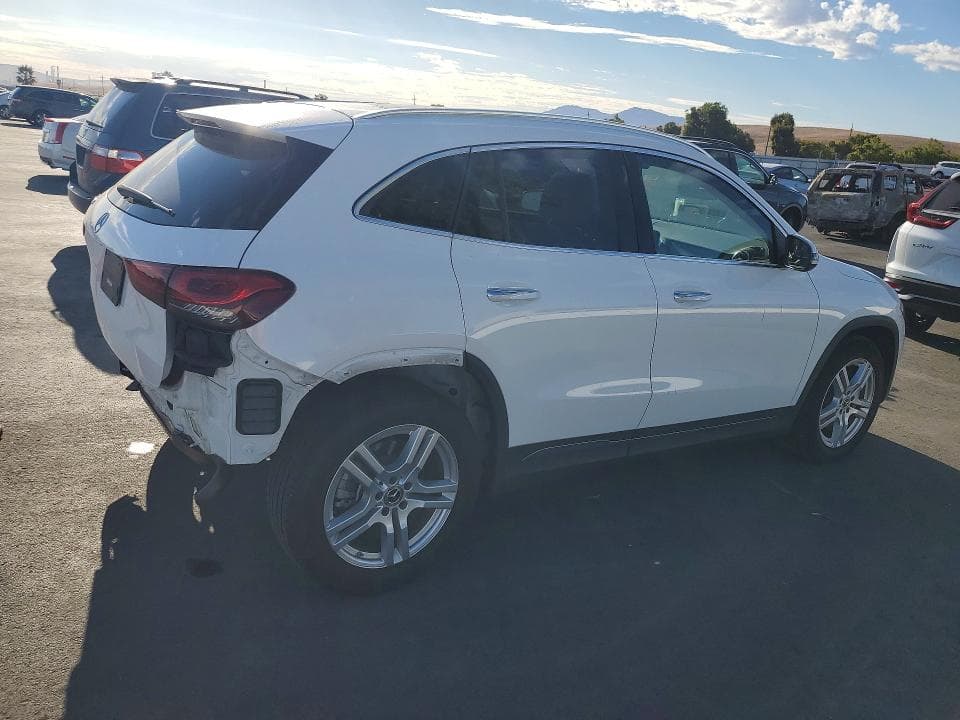 2022 MERCEDES-BENZ GLA 250 3