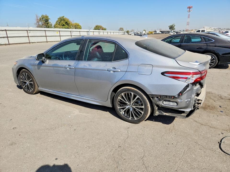 2020 TOYOTA CAMRY SE 2