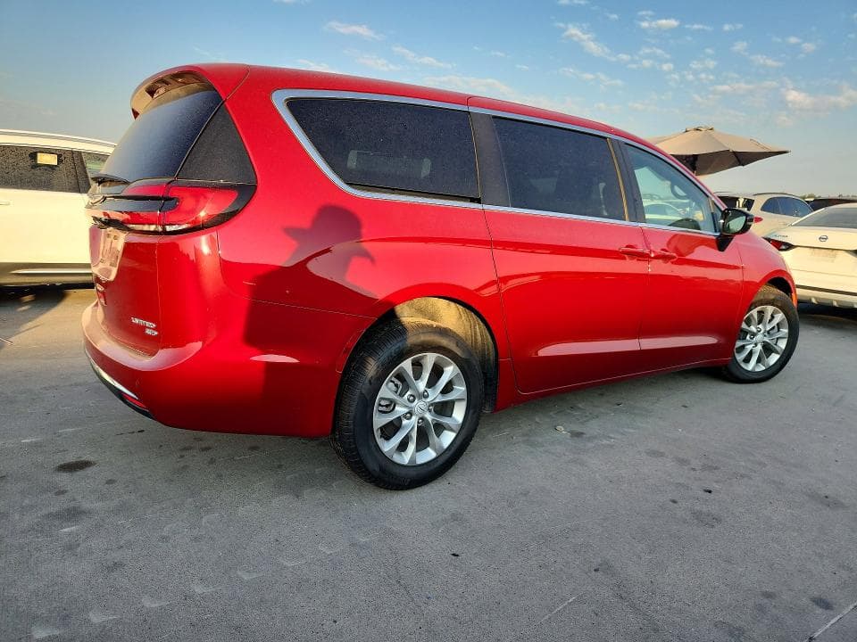 2026 CHRYSLER PACIFICA LIMITED 3