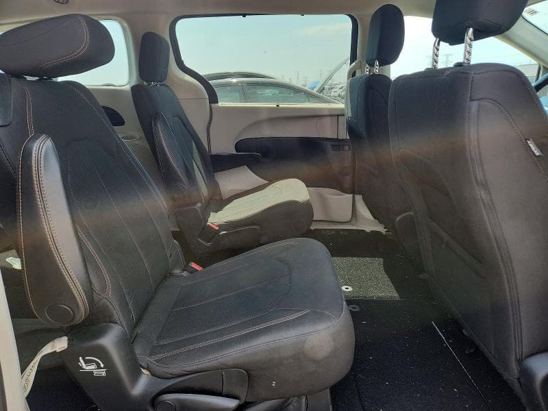 2017 CHRYSLER PACIFICA TOURING L 10