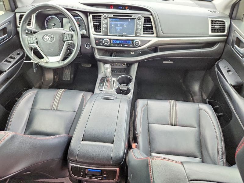 2019 TOYOTA HIGHLANDER SE 8