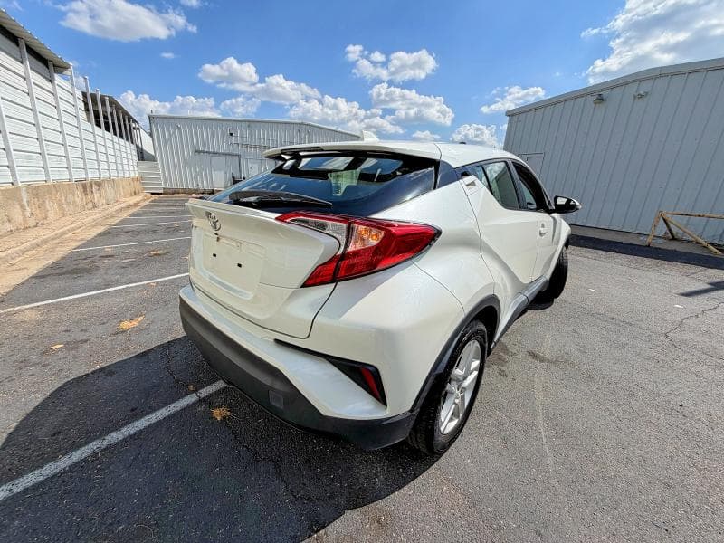 2021 TOYOTA C-HR LE 4