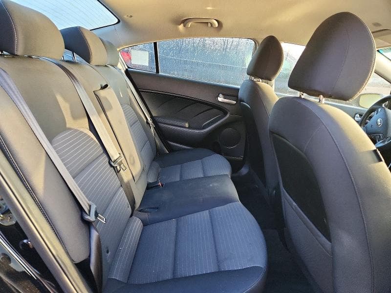 2017 KIA FORTE LX 10