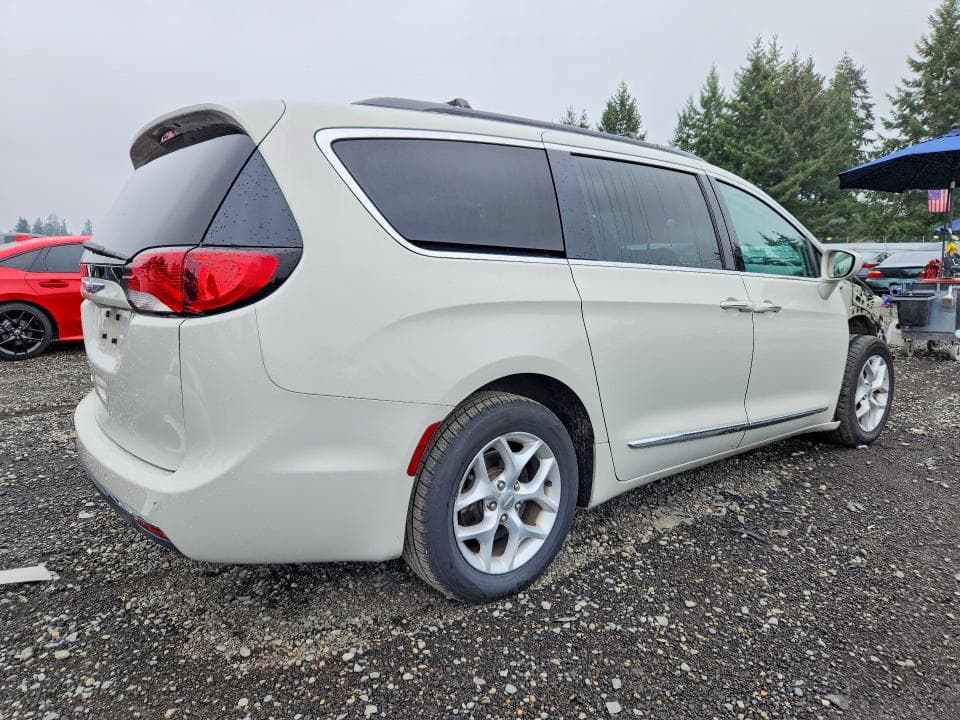 2017 CHRYSLER PACIFICA TOURING L 3