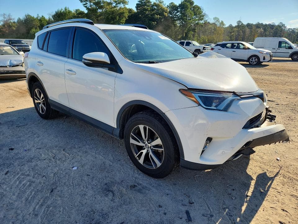 2018 TOYOTA RAV4 XLE 4