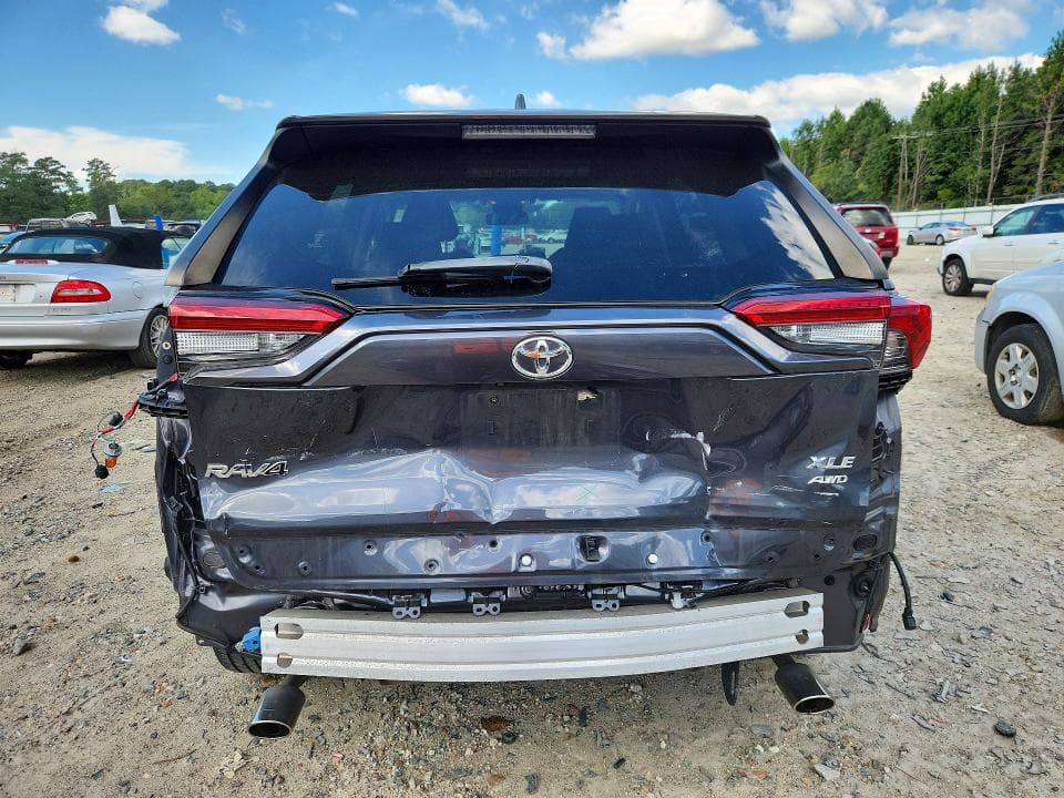 2019 TOYOTA RAV4 XLE 6