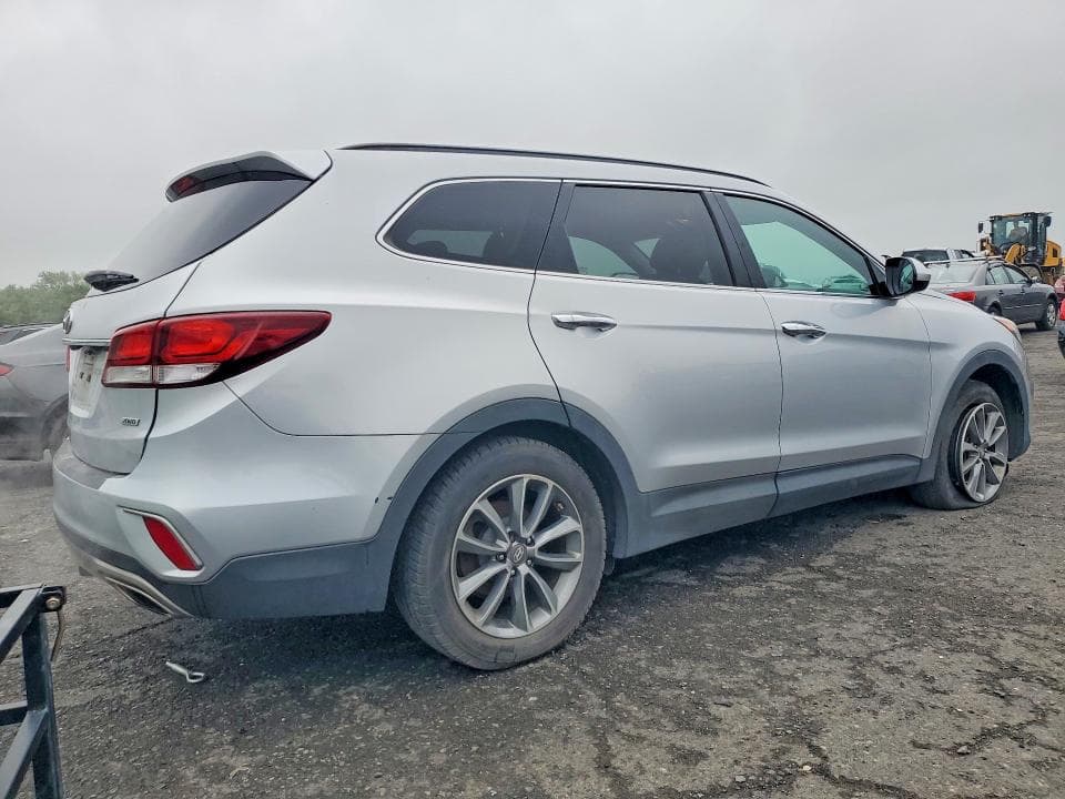 2017 HYUNDAI SANTA FE SE 3