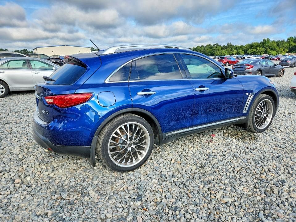 2017 INFINITI QX70 BASE 3