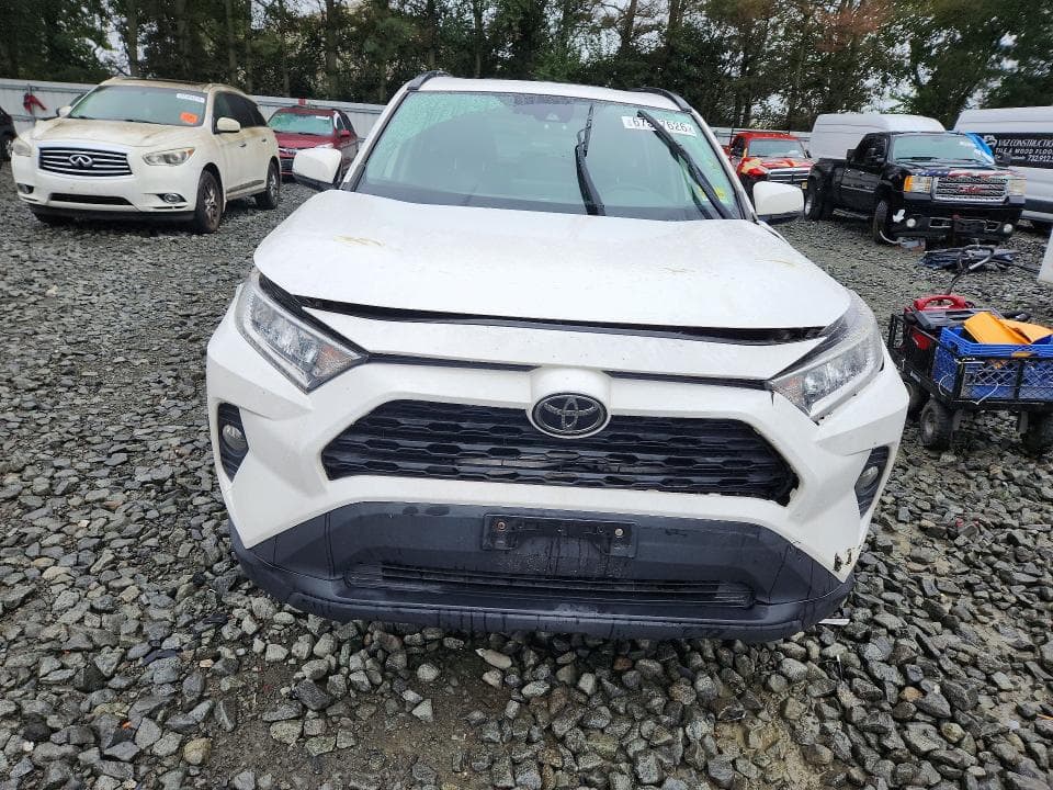 2019 TOYOTA RAV4 XLE 5