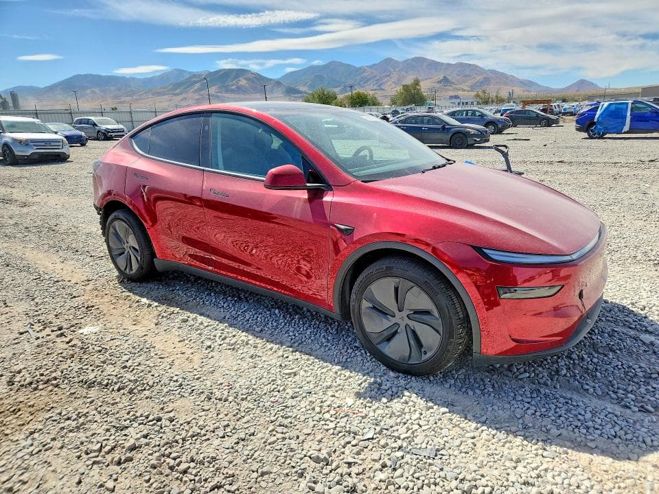 2026 TESLA MODEL Y 4