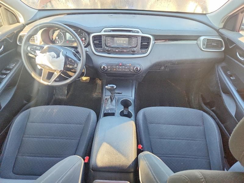 2017 KIA SORENTO LX V6 8