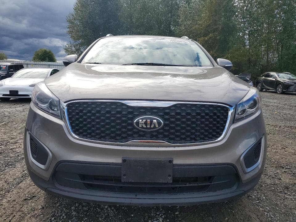 2017 KIA SORENTO LX 5