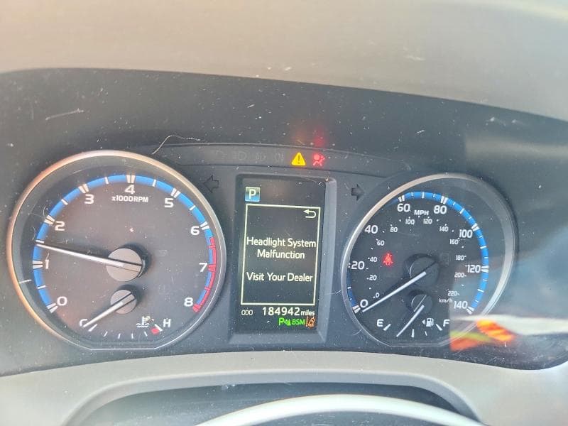 2017 TOYOTA RAV4 XLE 9