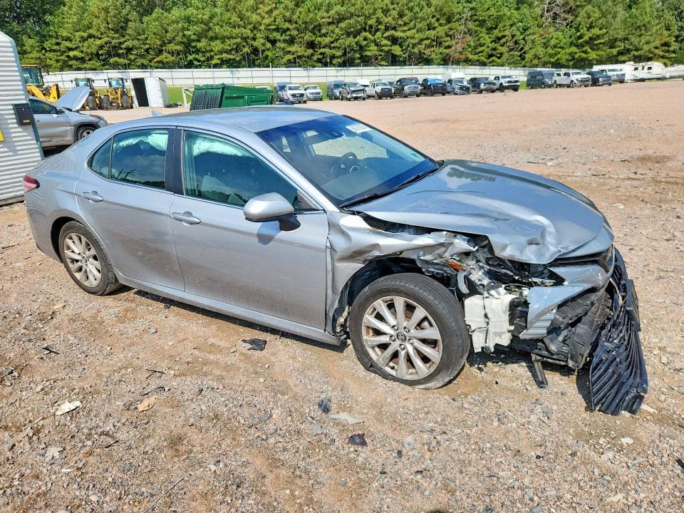 2020 TOYOTA CAMRY LE 4