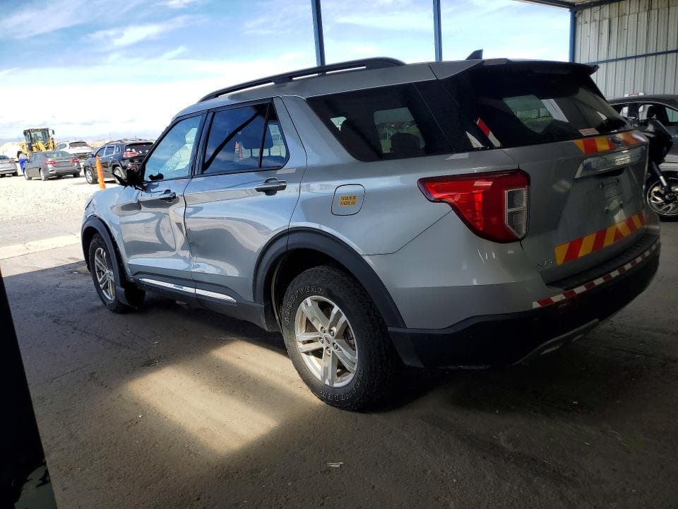2023 FORD EXPLORER XLT 2