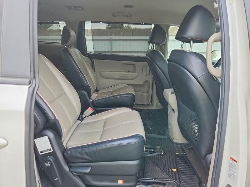 2020 KIA SEDONA EX 11