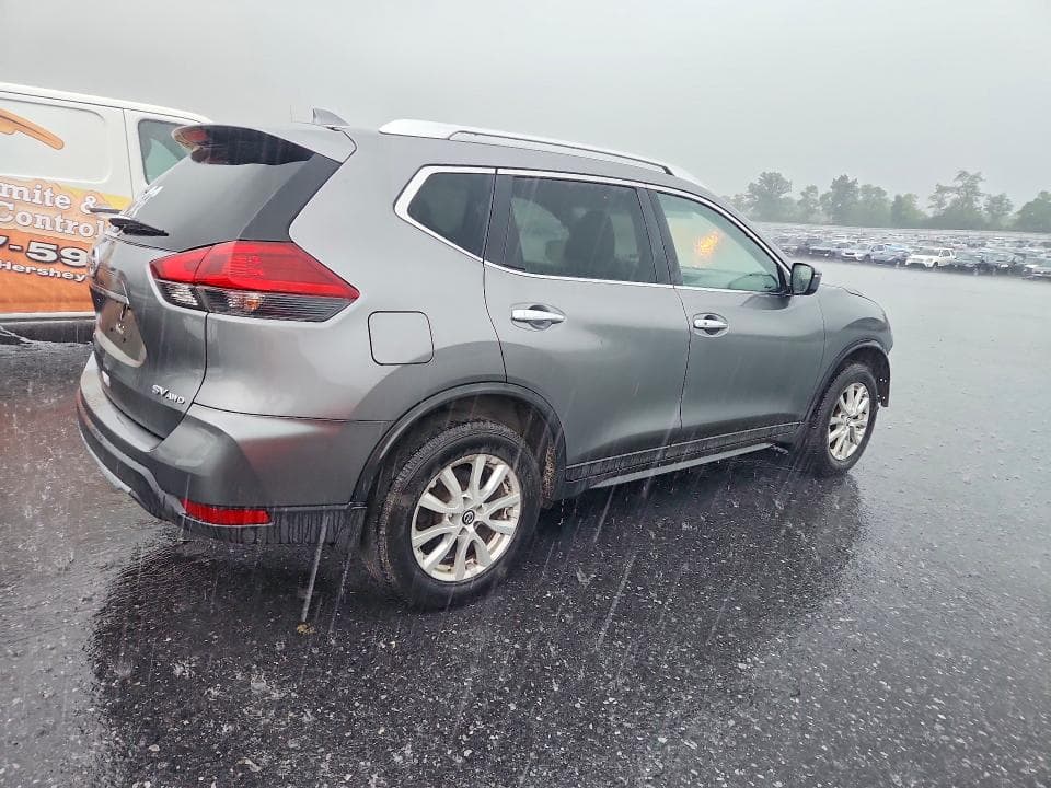 2018 NISSAN ROGUE SV 3