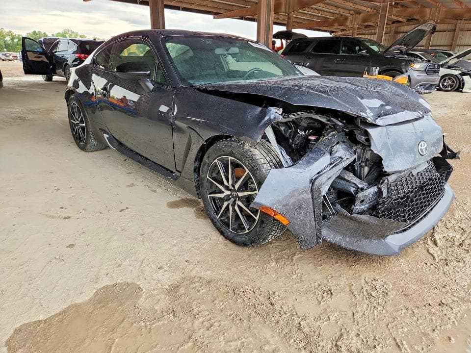 2024 TOYOTA GR86 BASE 4