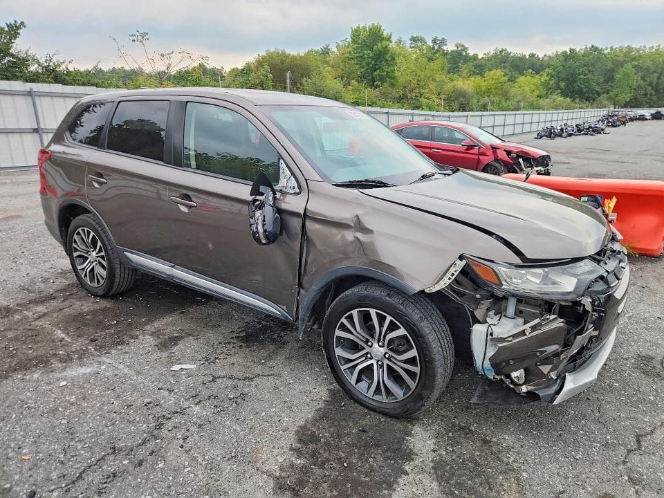 2017 MITSUBISHI OUTLANDER SE 4